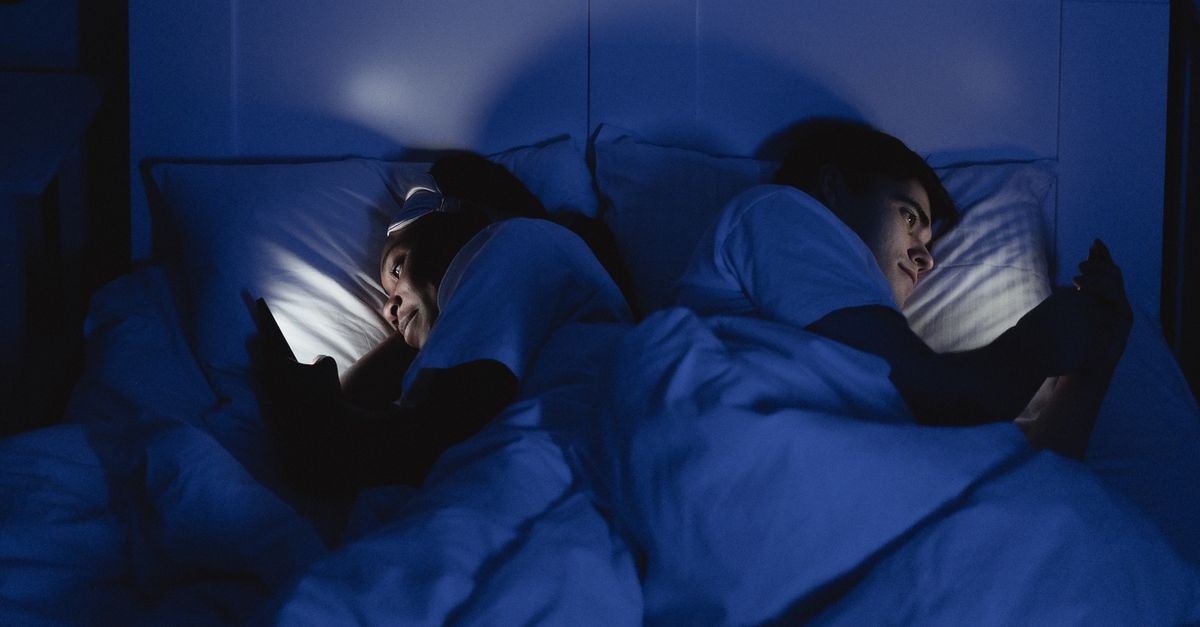 Blue Light and Weight Gain: What Screens Do to Metabolism