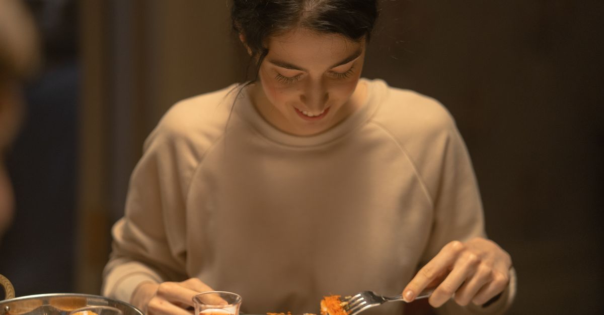 Why Do You Crave Sugar at Night? What Actually Drives It