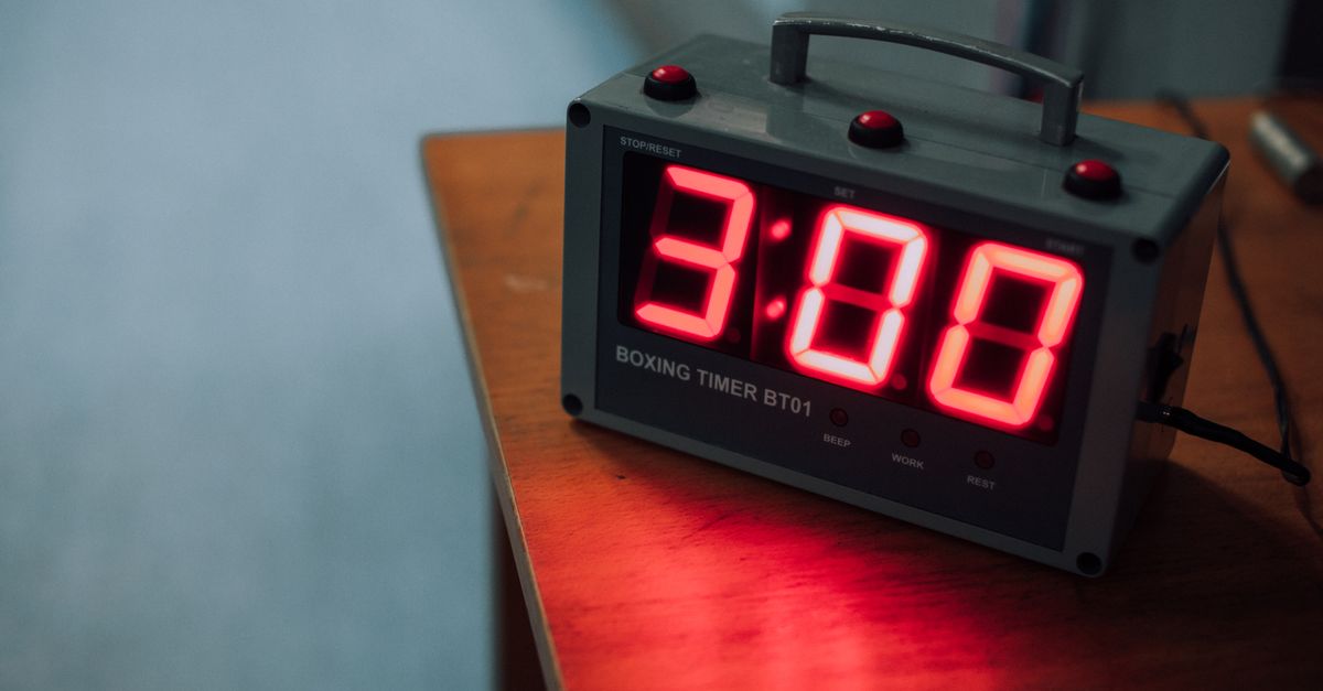 Digital interval timer counting down a work round during Tabata training